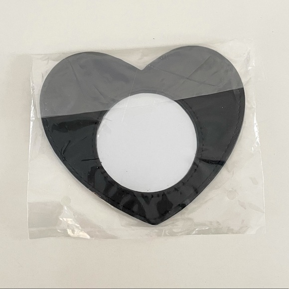 Heart Shaped Mini Beauty Makeup Cosmetic Mirror - Picture 6 of 7